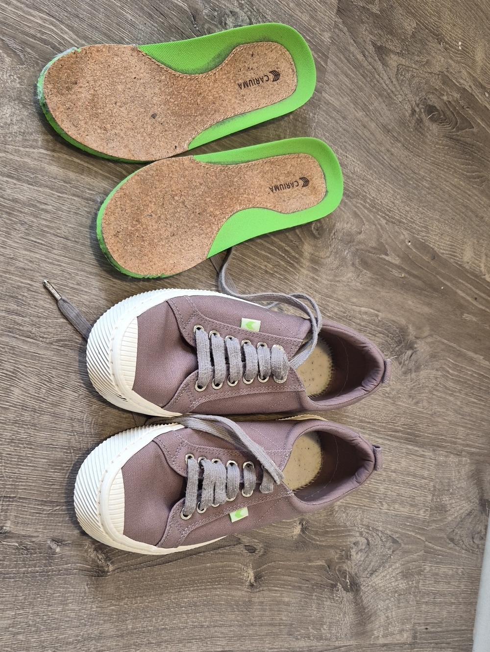 Cariuma Lavender Canvas Sneaker with White Sole